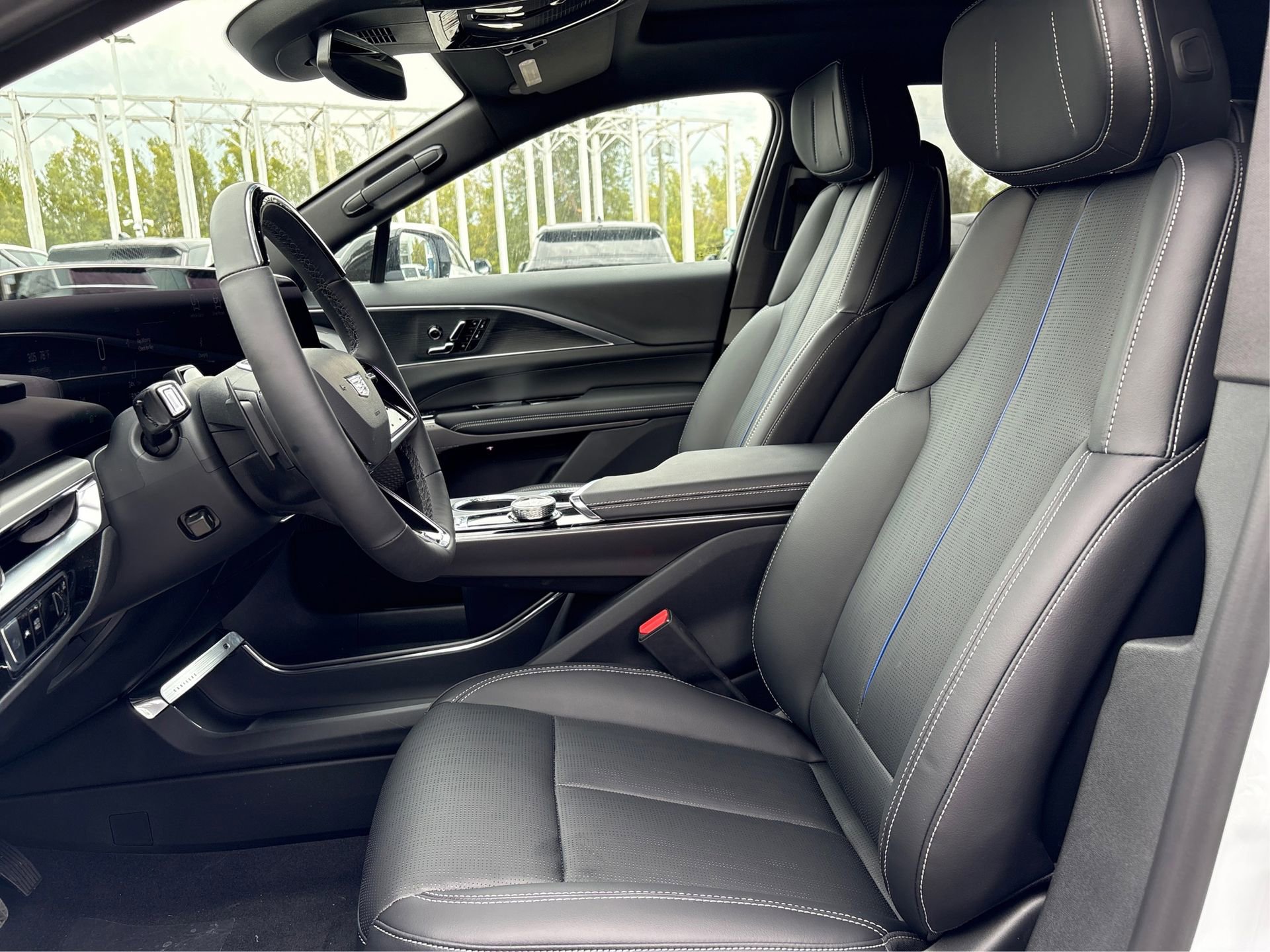 New 2026 Cadillac Lyriq Sport image 9