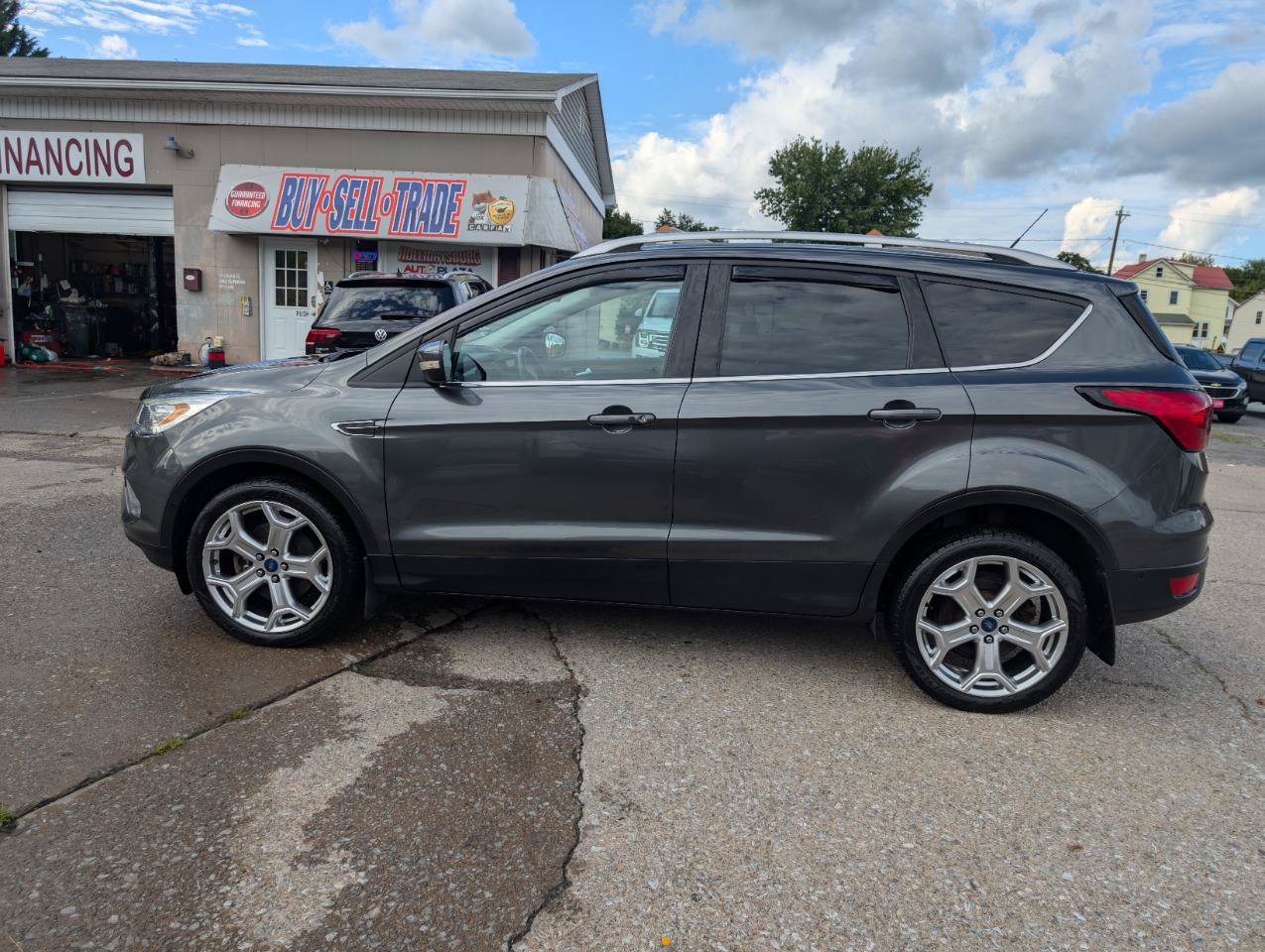 Used 2019 Ford Escape Titanium AWD/4WD image 4