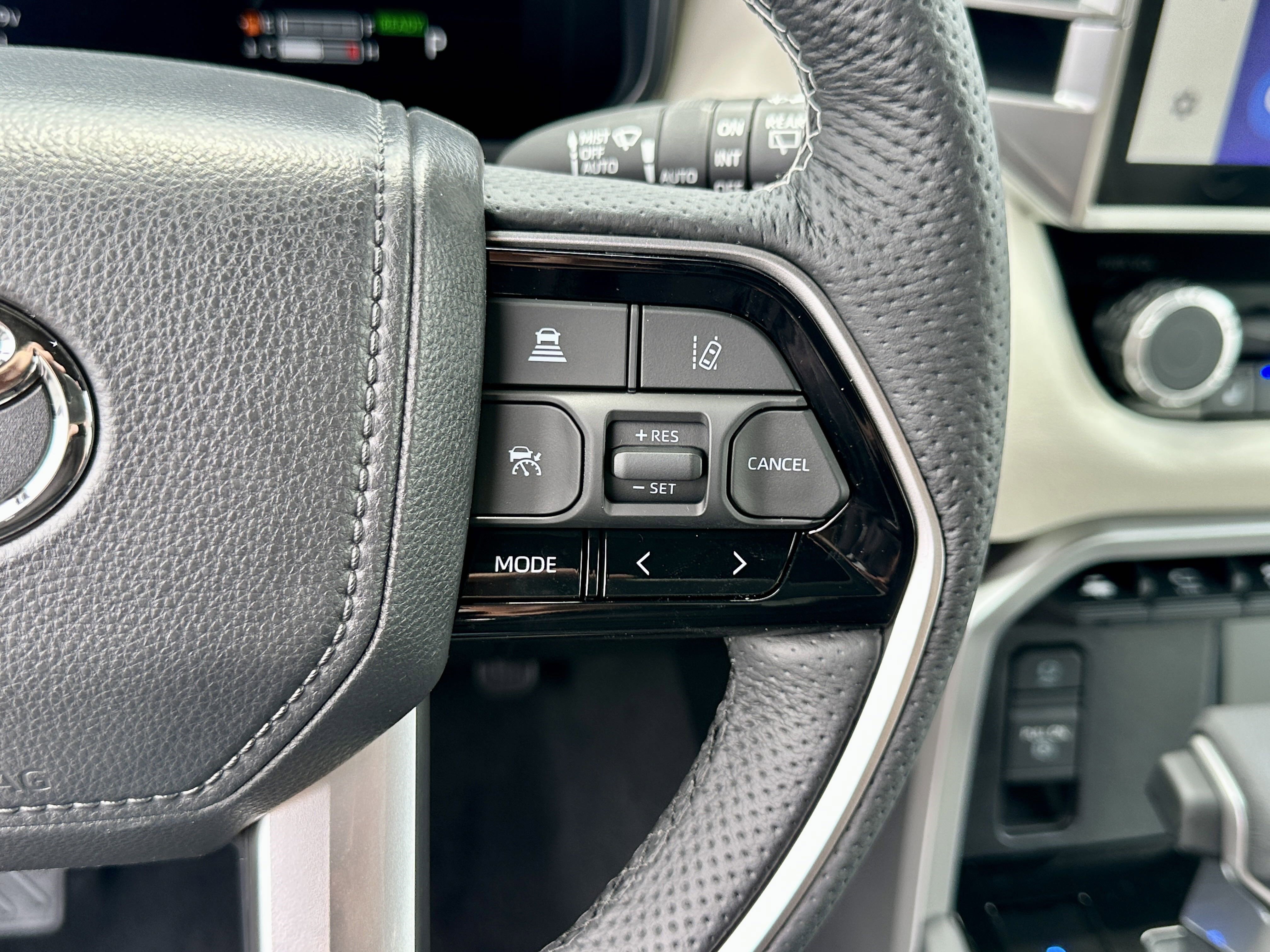 Used 2025 Toyota Sequoia Capstone image 30