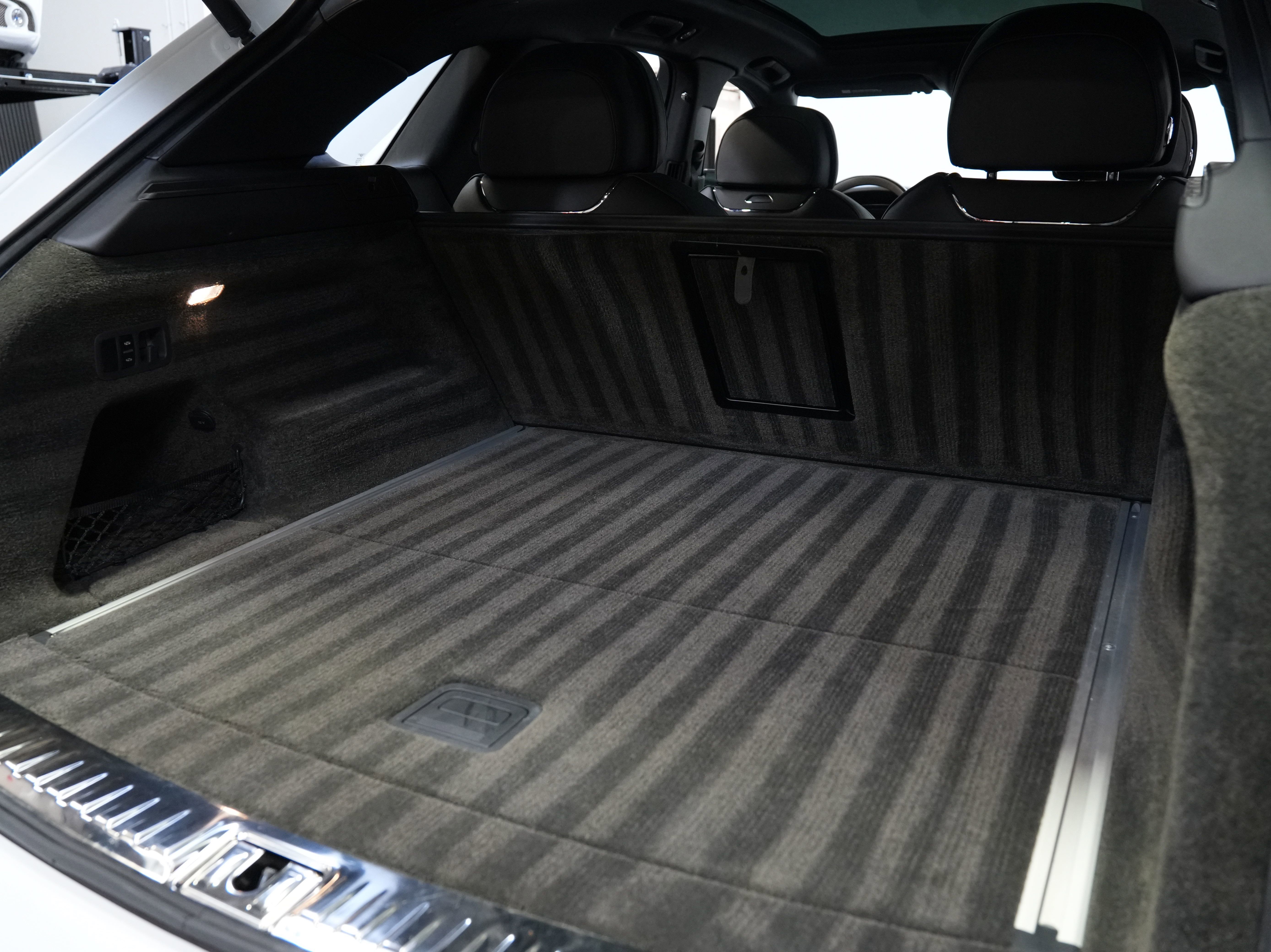 Used 2022 Bentley Bentayga image 56