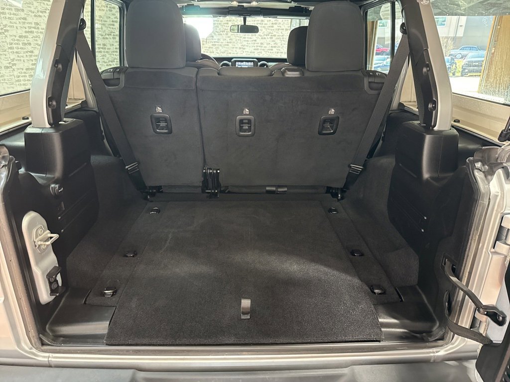 Used 2023 Jeep Wrangler Willys image 13