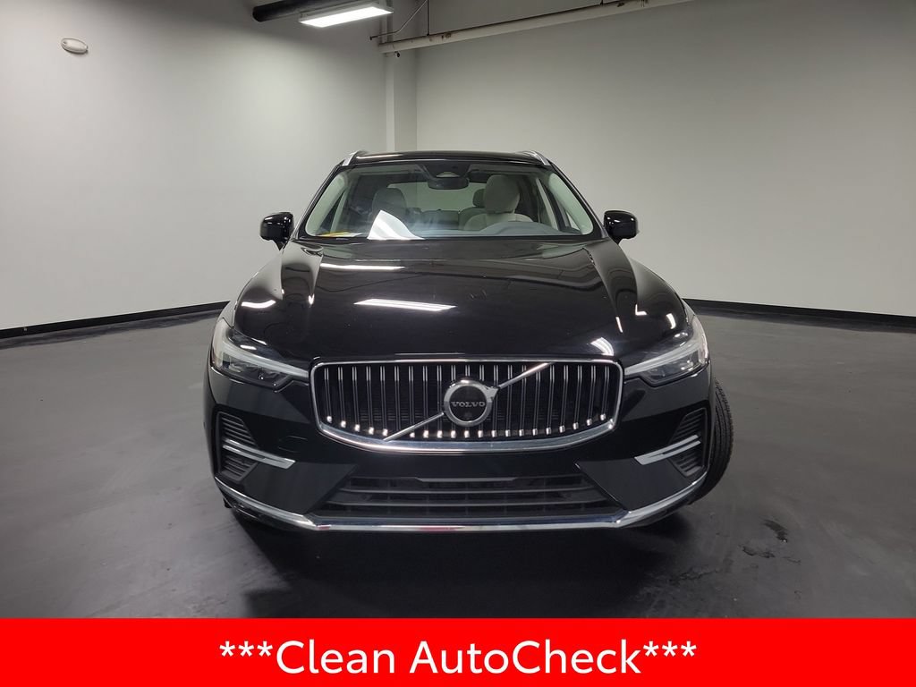 Used 2023 Volvo XC60 B5 Plus FWD image 3