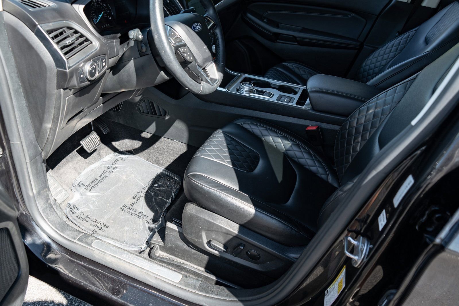 Used 2024 Ford Edge Titanium AWD/4WD image 17
