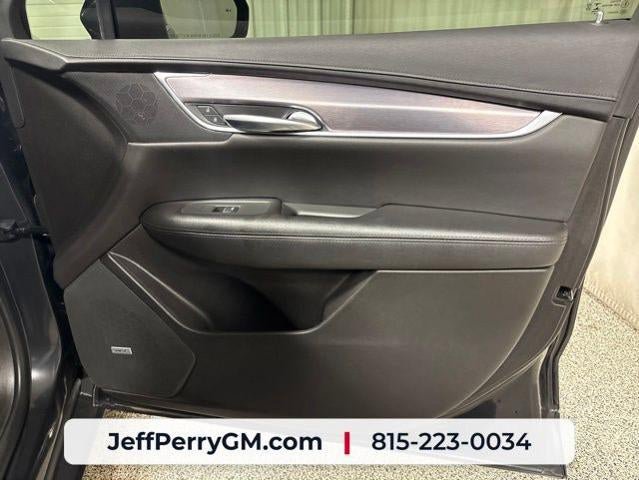 Used 2019 Cadillac XT5 Luxury w/ LPO, Black Ice Package AWD/4WD image 12