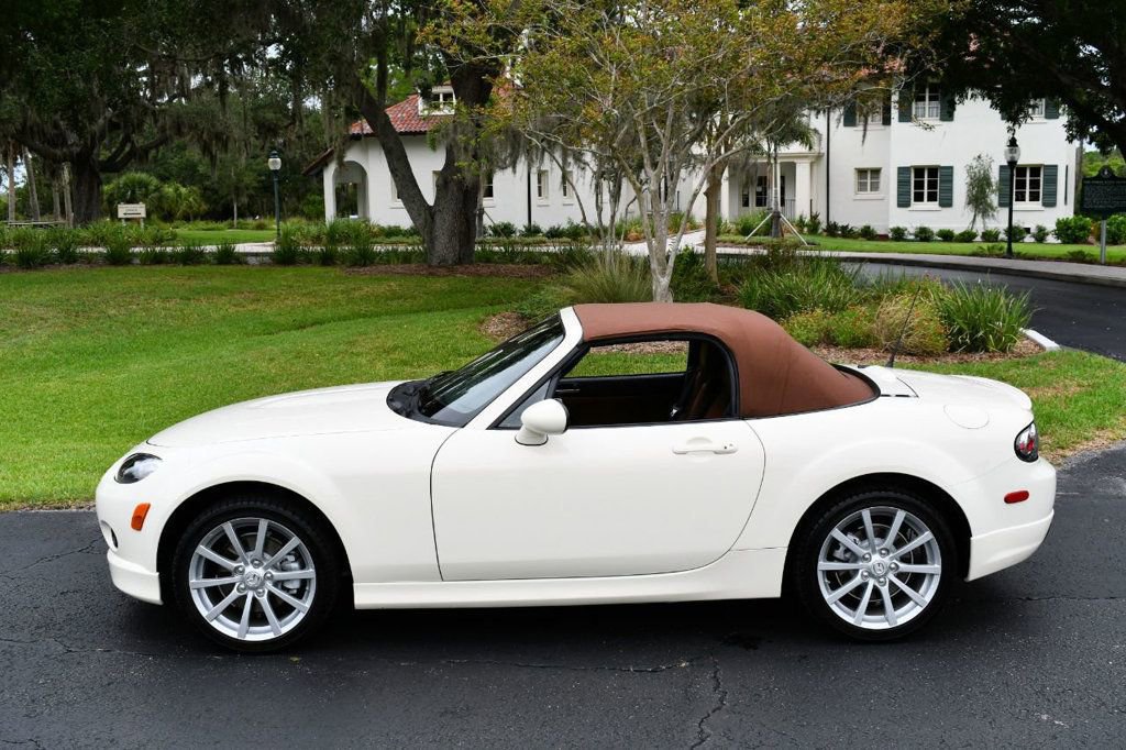 Used 2007 MAZDA MX-5 Miata Grand Touring w/ Premium Pkg image 29