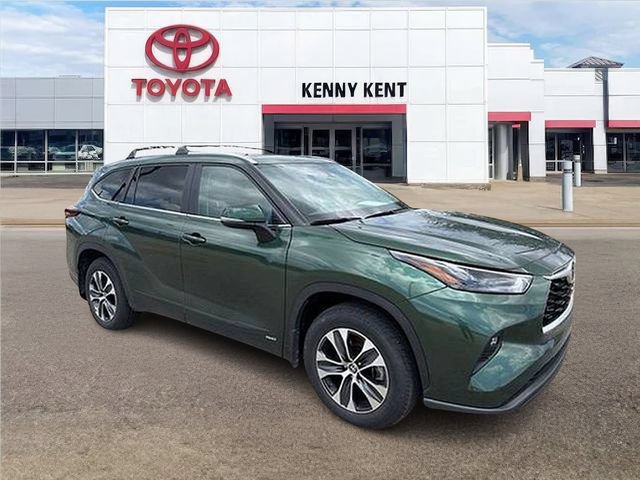 Used 2025 Toyota Highlander XLE AWD/4WD video 1