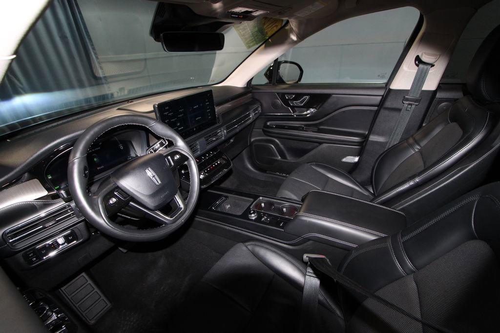 Used 2024 Lincoln Corsair Grand Touring w/ Equipment Group 301A image 2