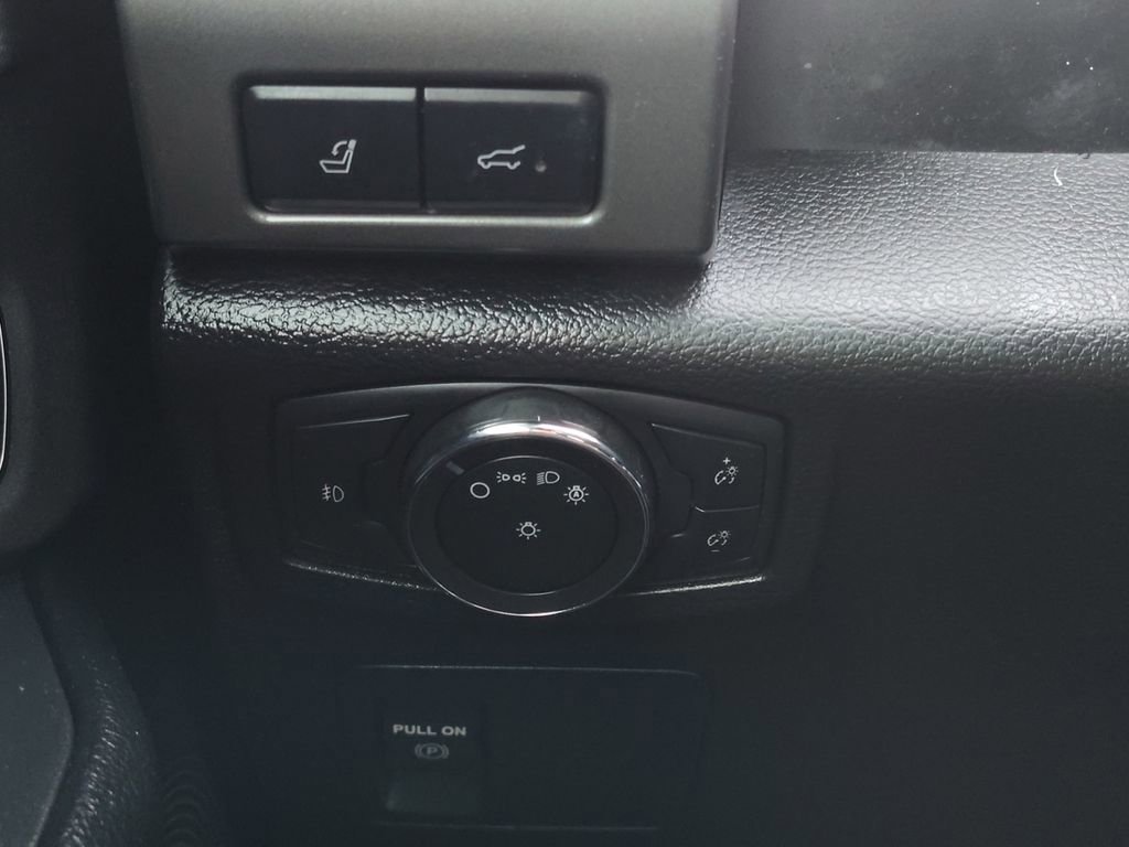 Used 2021 Ford Expedition XLT image 12