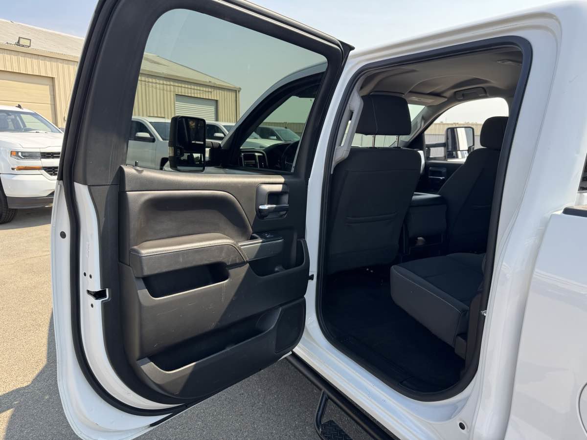 Used 2018 Chevrolet Silverado 1500 LT w/ Trailering Package AWD/4WD image 23