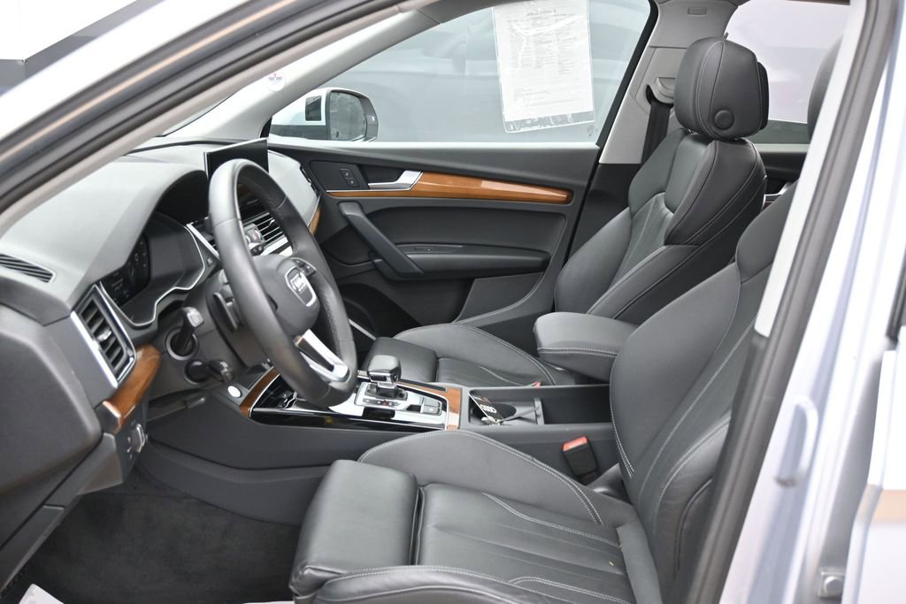 Used 2024 Audi Q5 e Premium w/ Convenience Package AWD/4WD image 18