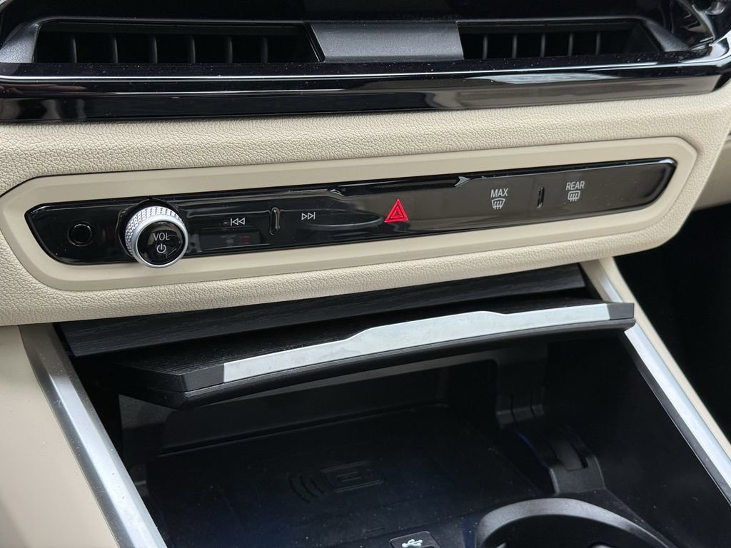 Used 2025 BMW 330i xDrive Sedan w/ Convenience Package image 26