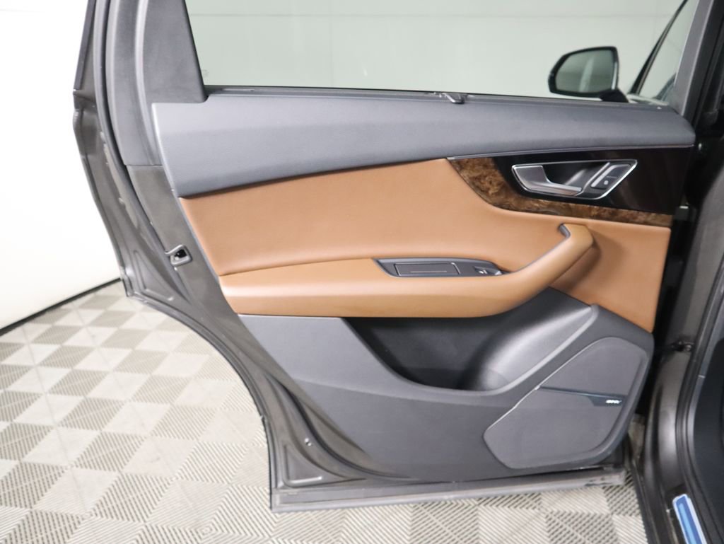 Used 2019 Audi Q7 3.0T Premium Plus w/ Premium Plus Package image 27