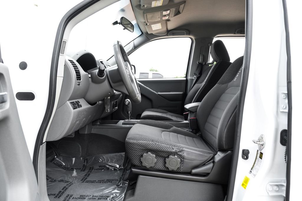 Used 2019 Nissan Frontier Desert Runner RWD image 3