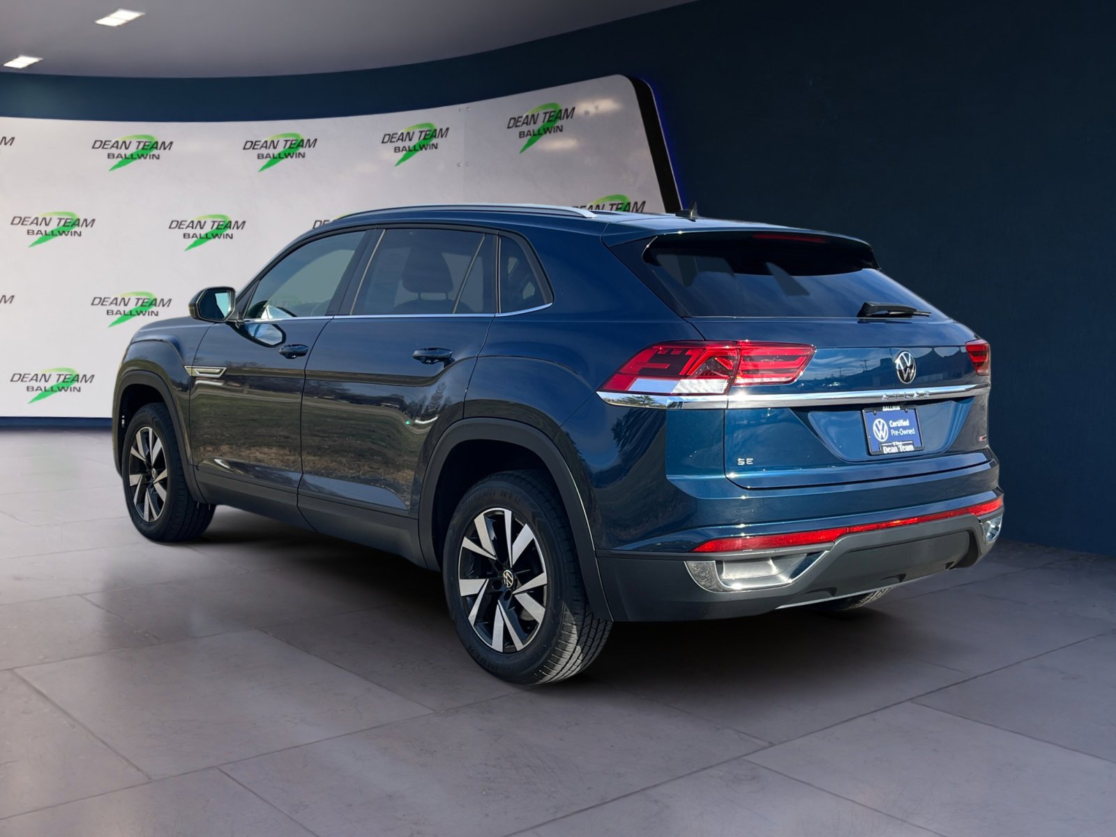 Certified 2022 Volkswagen Atlas Cross Sport SE image 6