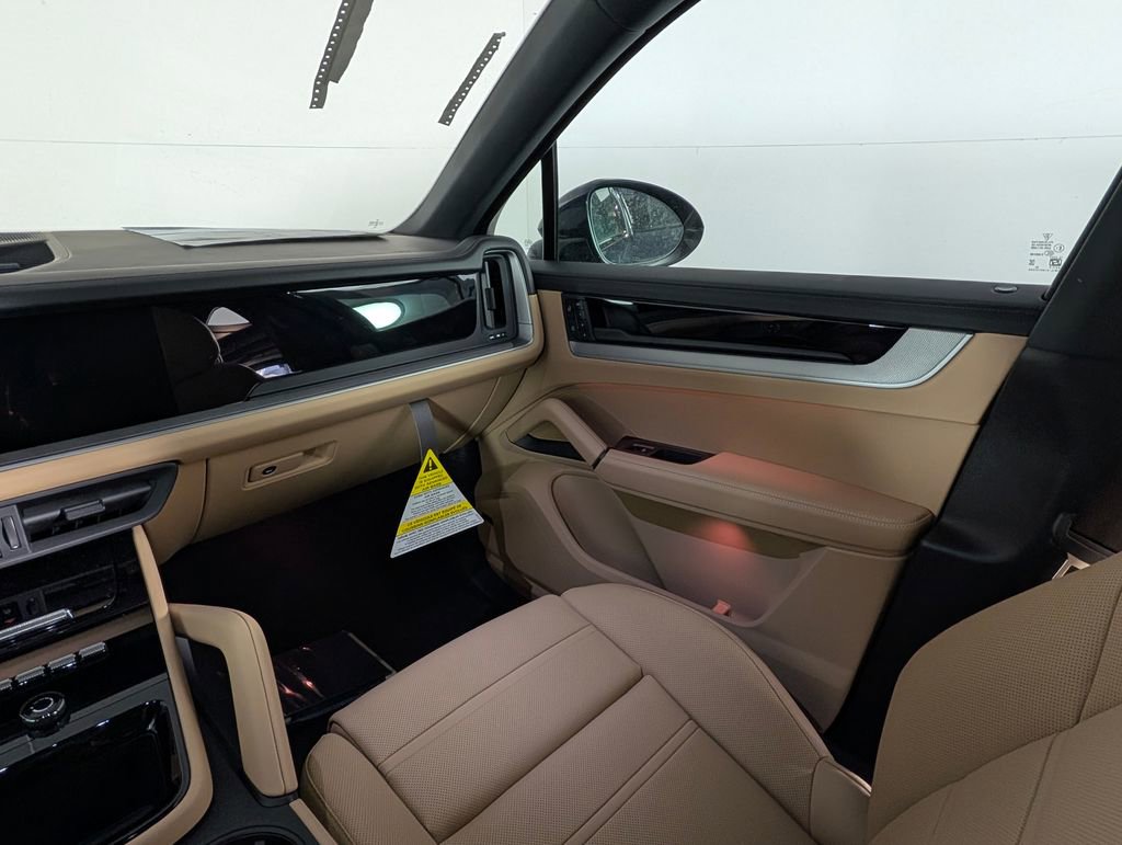 New 2026 Porsche Cayenne Coupe image 24