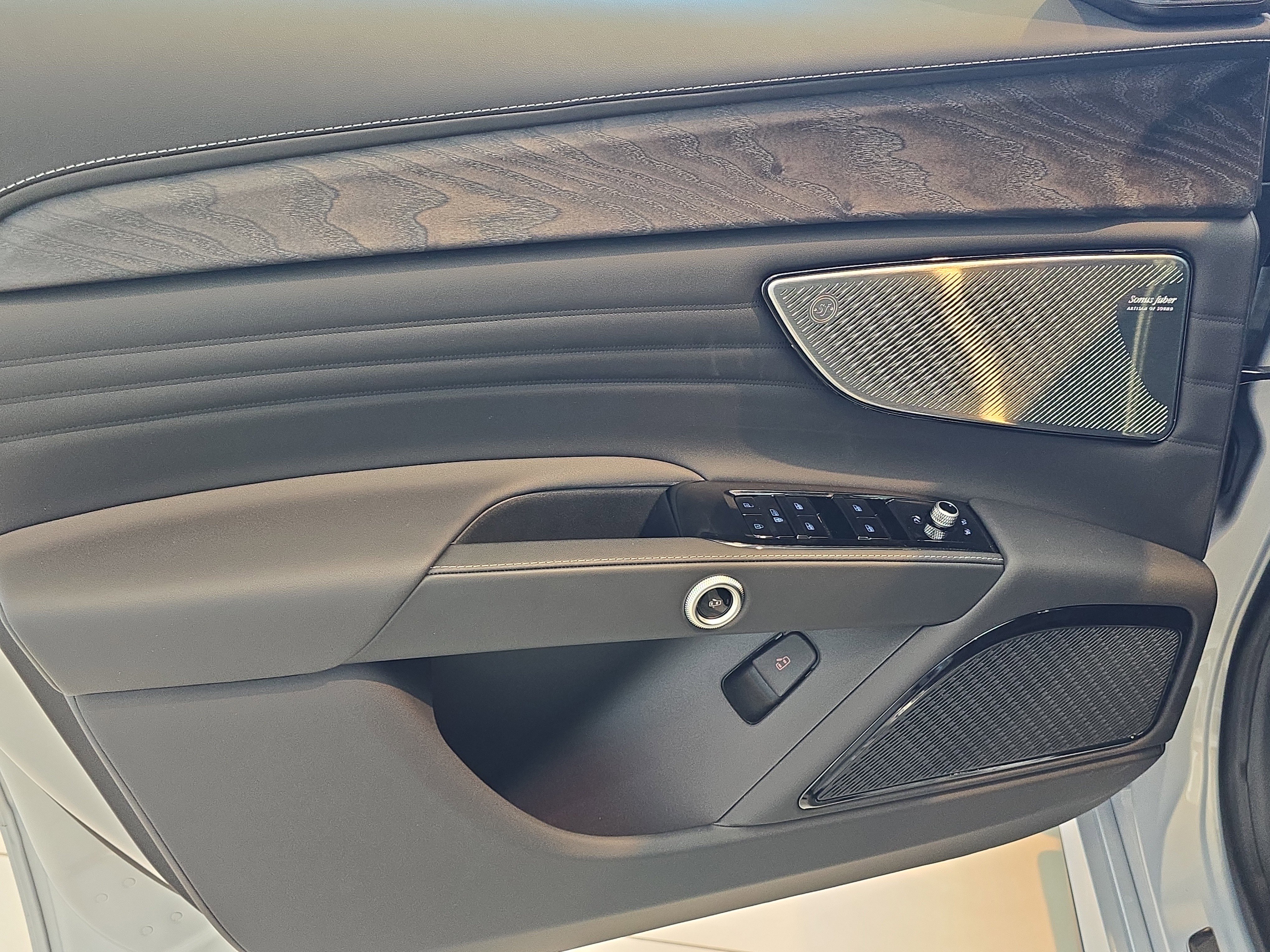 New 2025 Maserati Grecale Modena image 17