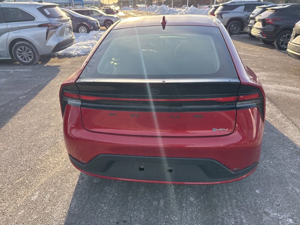 Used 2024 Toyota Prius LE image 4