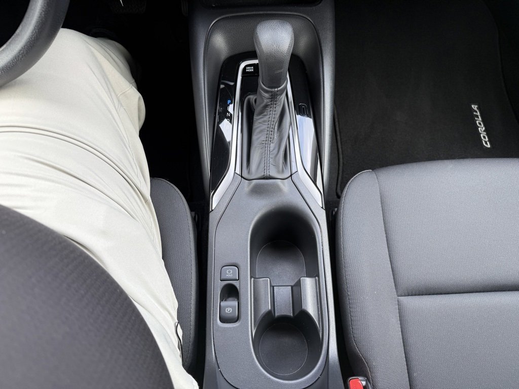 Certified 2025 Toyota Corolla LE image 21