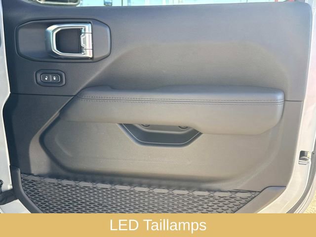 Used 2023 Jeep Wrangler Altitude image 20