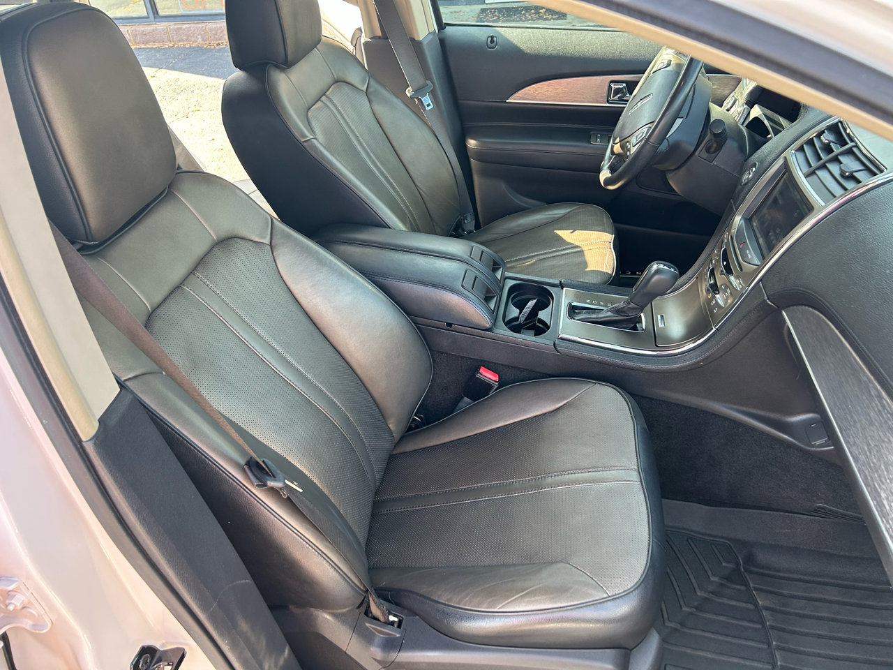 Used 2011 Lincoln MKX FWD w/ 101A Rapid Spec Order Code image 10