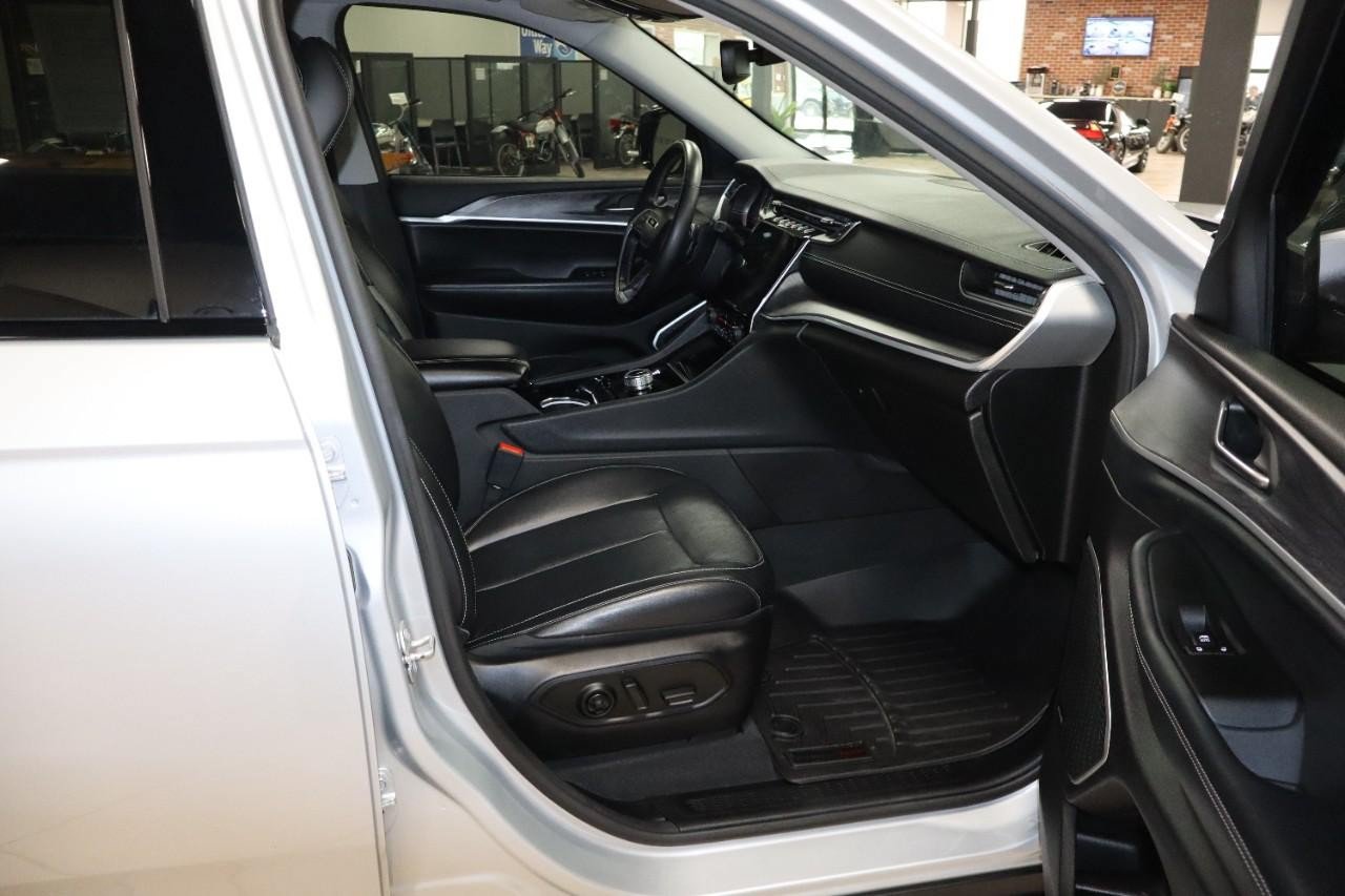 Used 2021 Jeep Grand Cherokee L Limited AWD/4WD image 39