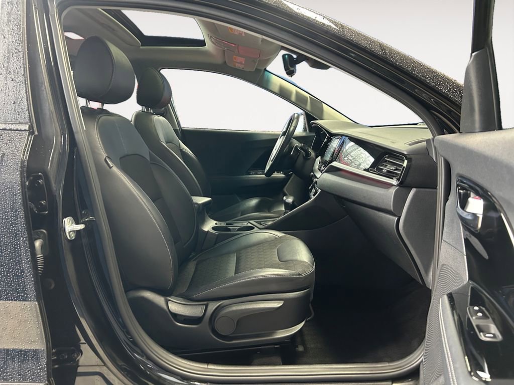 Used 2021 Kia Niro Touring image 10