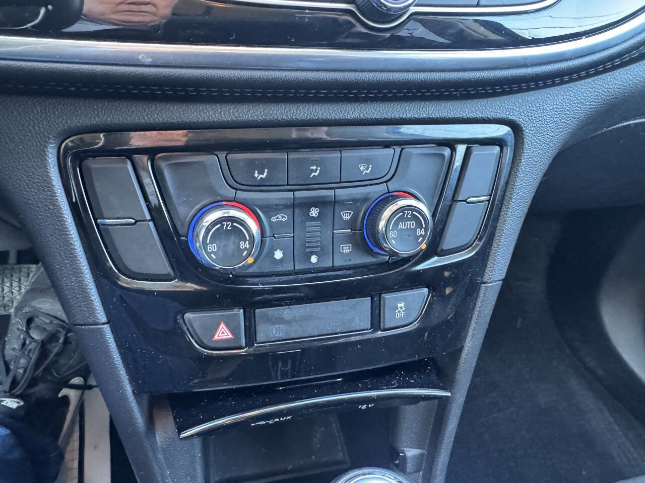 Used 2018 Buick Encore Sport Touring image 20