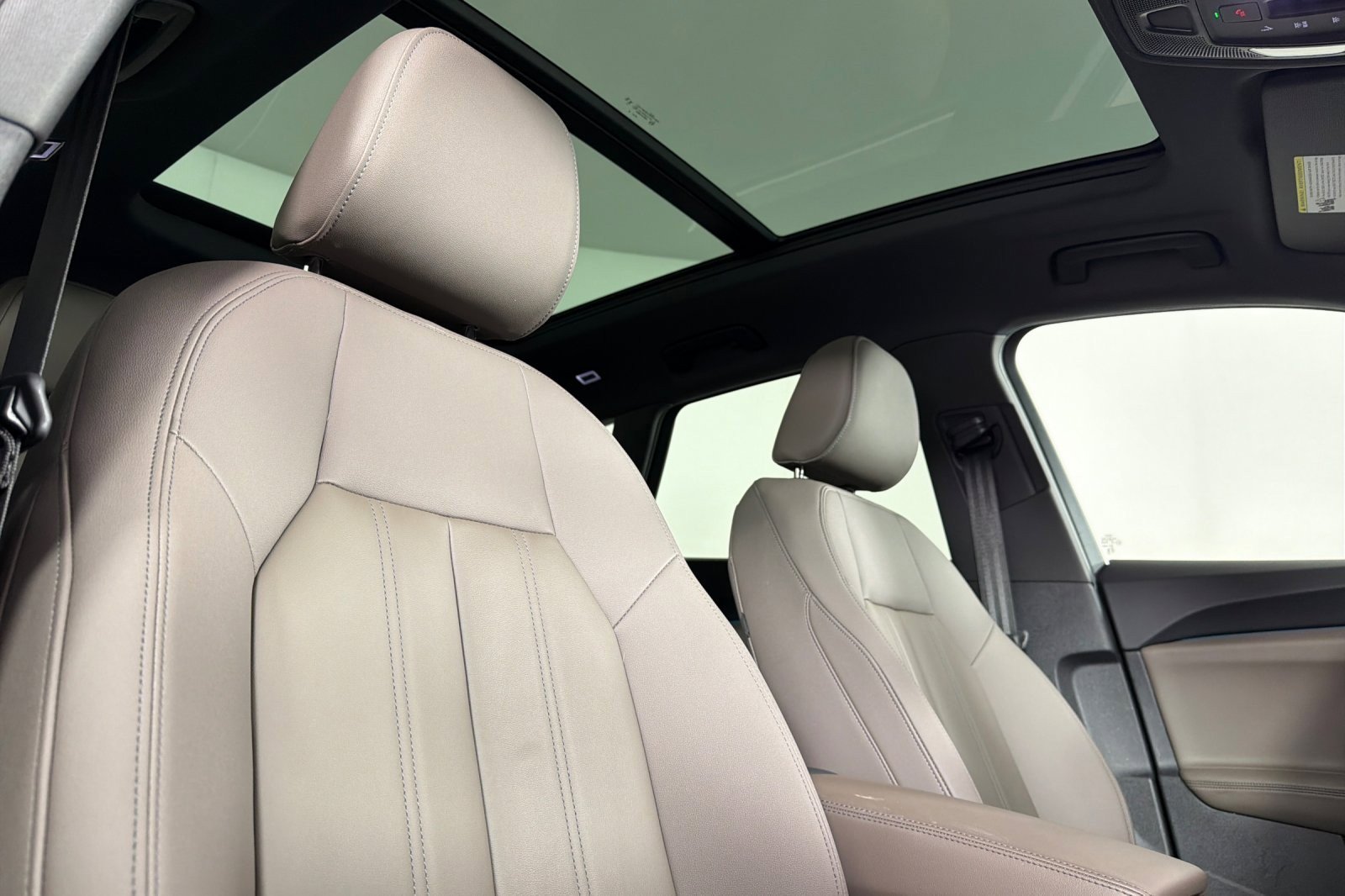 Used 2025 Audi Q5 Premium Plus w/ Premium Plus image 16