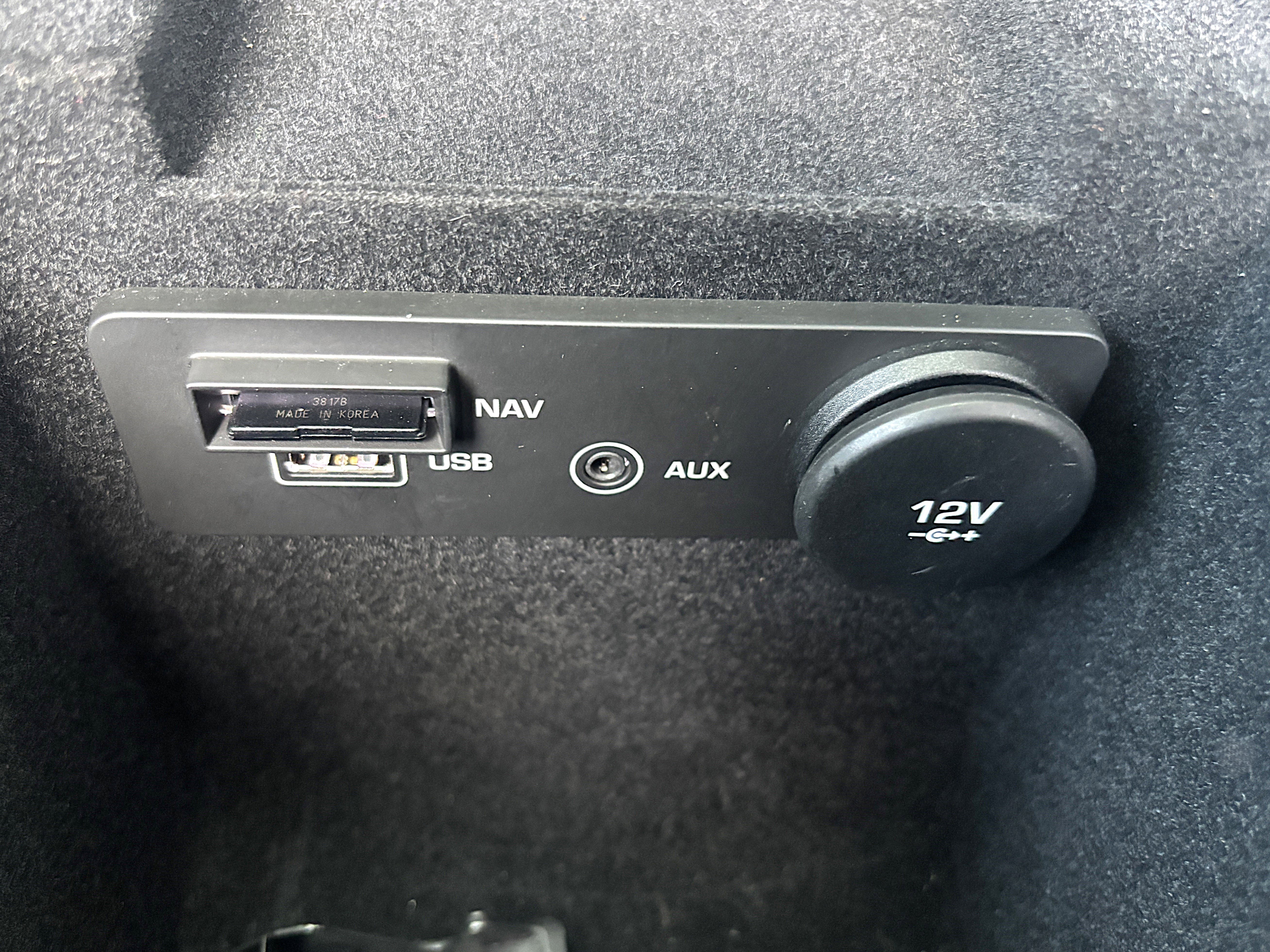 Used 2018 Jaguar XE R-Sport image 30