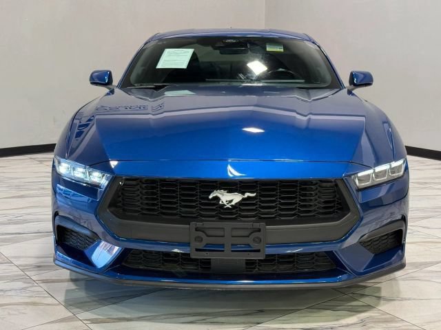 Used 2024 Ford Mustang Coupe RWD image 3