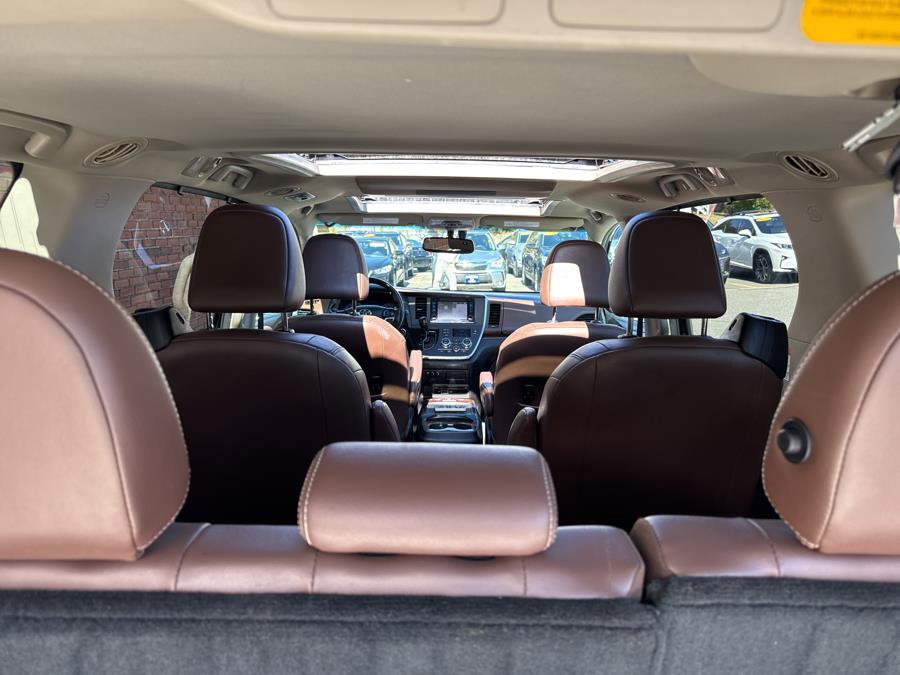 Used 2017 Toyota Sienna Limited Premium w/ Advanced Technology Package FWD image 51