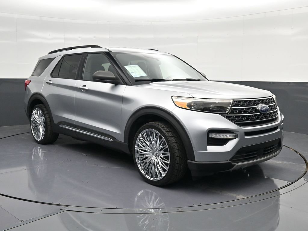 Used 2020 Ford Explorer XLT w/ Equipment Group 202A RWD image 5
