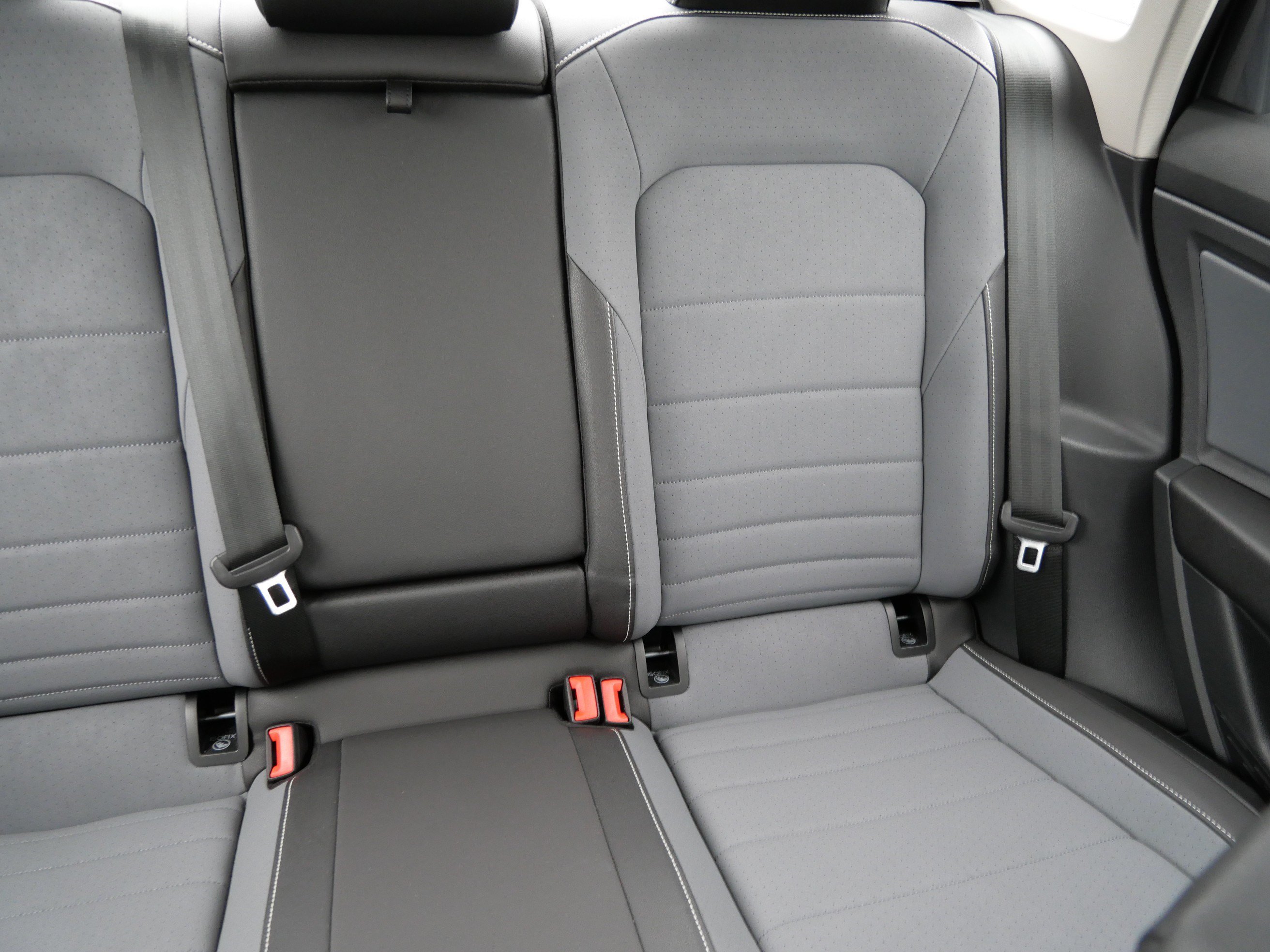 Used 2025 Volkswagen Jetta SE w/ Sunroof Package FWD image 14