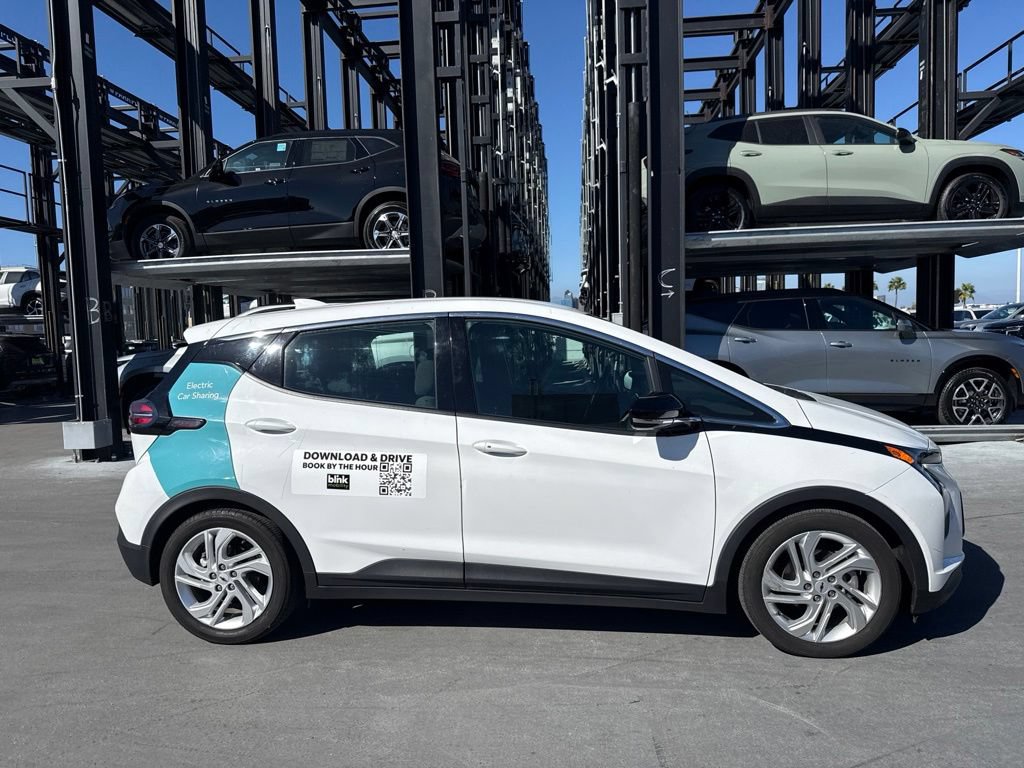 Used 2023 Chevrolet Bolt LT w/ Driver Confidence Package FWD image 4