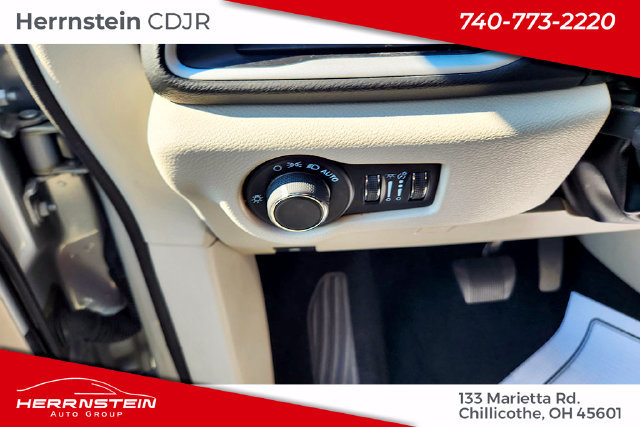 Used 2024 Chrysler Voyager LX FWD image 17