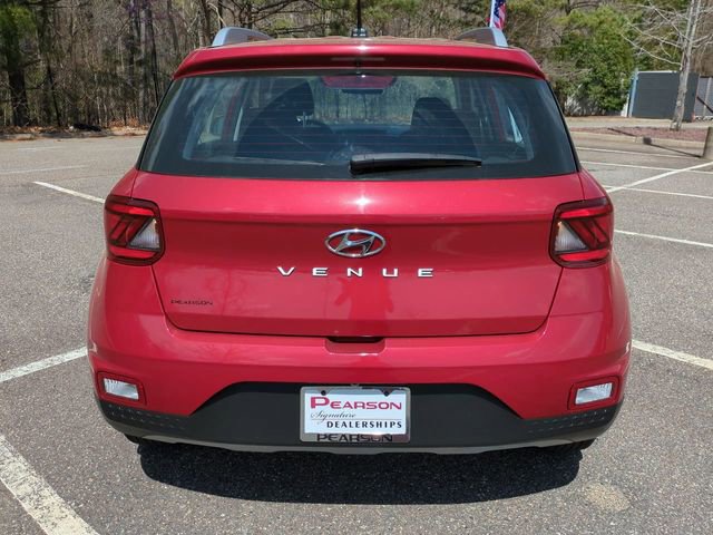 Used 2023 Hyundai Venue SEL w/ Cargo Package image 5