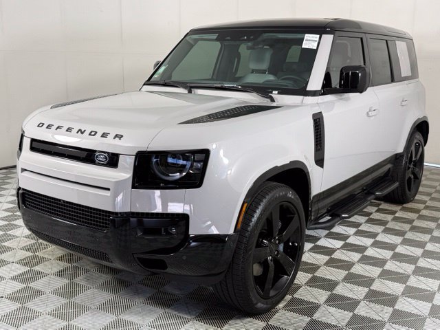 New 2026 Land Rover Defender 110 X-Dynamic SE AWD/4WD image 2