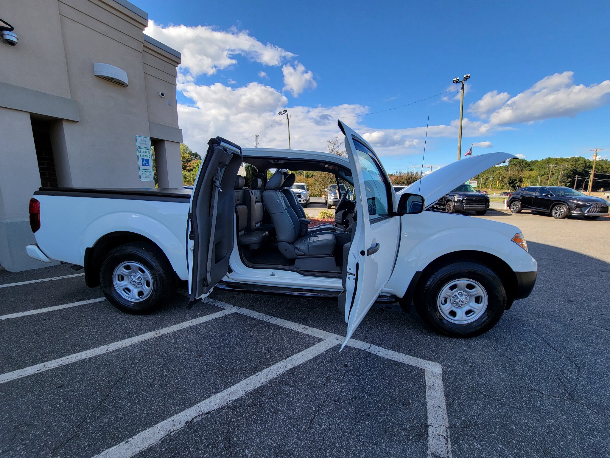 Used 2020 Nissan Frontier S w/ S Utility Package image 23