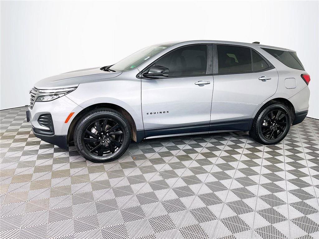 Used 2023 Chevrolet Equinox LS w/ LS Convenience Package image 4