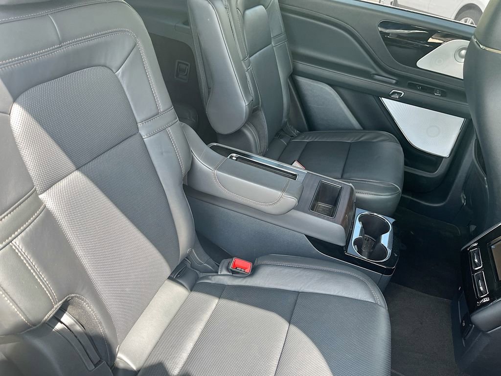 Used 2025 Lincoln Aviator Reserve w/ Equipment Group 201A image 31