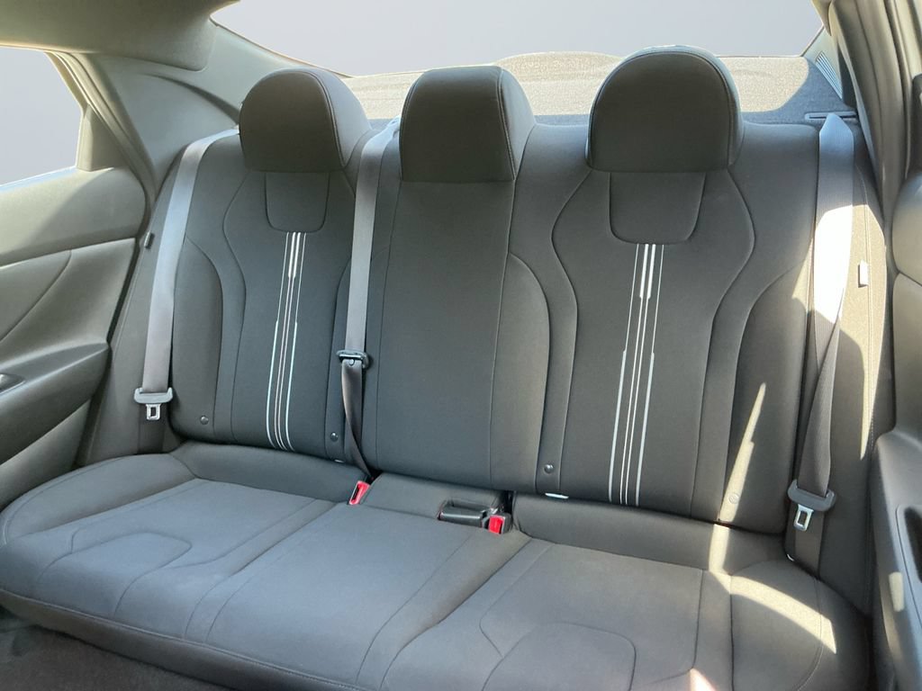 Used 2025 Hyundai Elantra Sport FWD image 14