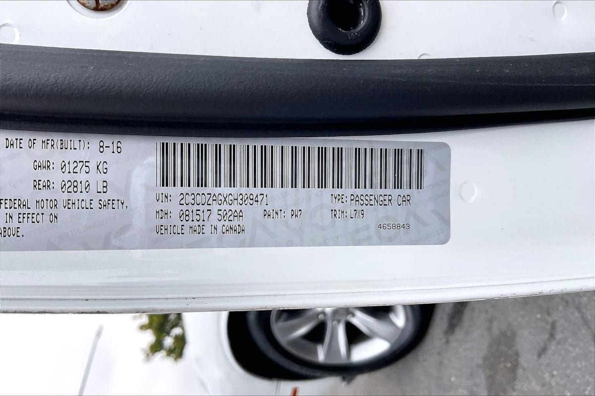 Used 2016 Dodge Challenger SXT RWD image 33