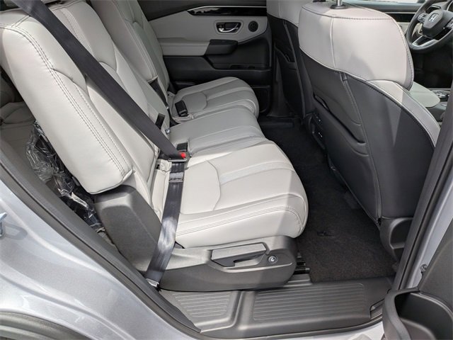 New 2025 Honda Pilot Touring image 29