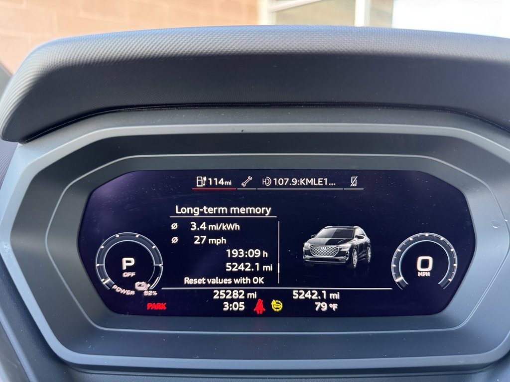 Used 2022 Audi Q4 e-tron Premium Plus w/ Premium Plus image 18