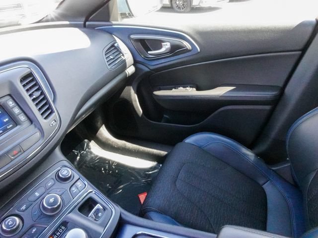 Used 2015 Chrysler 200 S FWD image 20