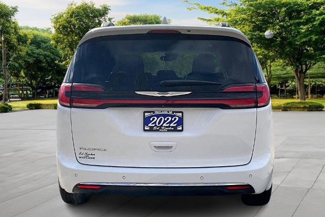 Used 2022 Chrysler Pacifica Touring-L w/ Uconnect Theater Family Group image 4