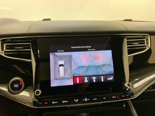 Used 2022 Jeep Wagoneer Series III w/ Premium Group I AWD/4WD image 12