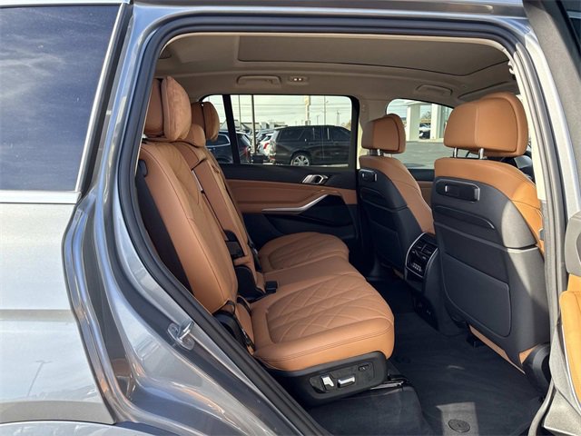 Used 2023 BMW X7 xDrive40i image 17