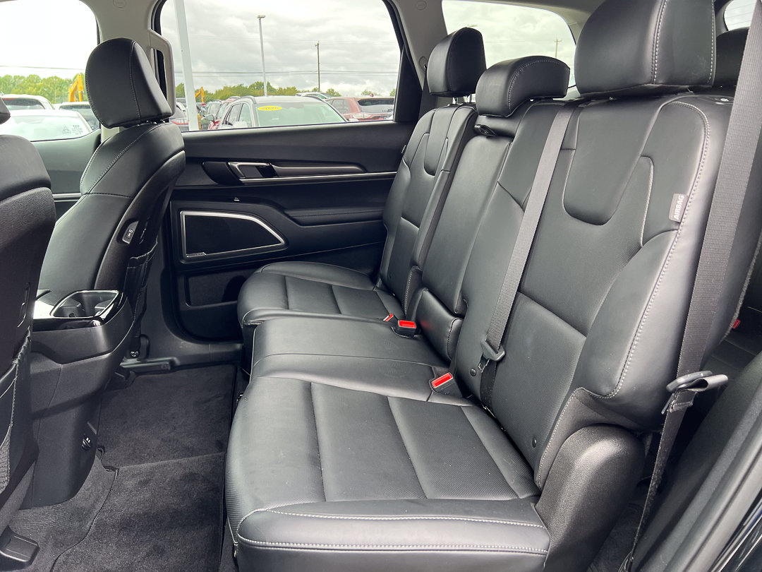 Used 2025 Kia Telluride LX FWD image 30