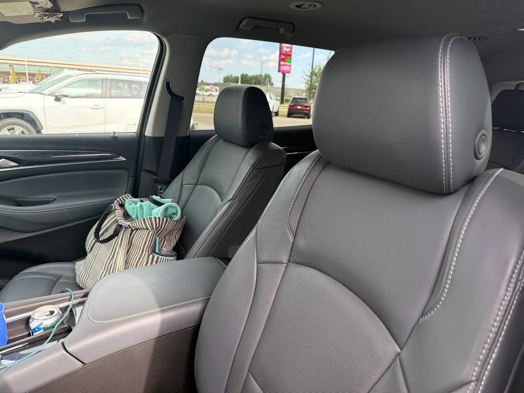 Used 2018 Buick Enclave Premium AWD/4WD image 8